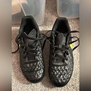 Excellent Used Condition Soccer Cleats, Size 2 Youth Black Nike